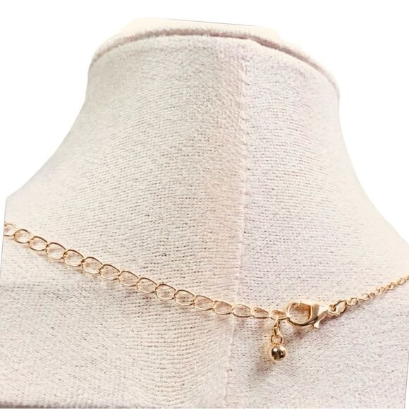 NEW MAMA Letters Gold Plated Chain Necklace - Picture 3 of 6